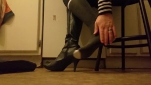 Taking off my Boots and Socks, Crushing you with my Tights