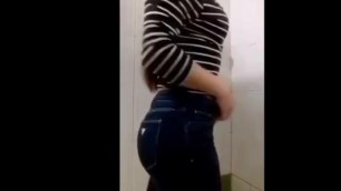 My Girlfriend Shows her Huge Homemade Ass | Sexworldworld